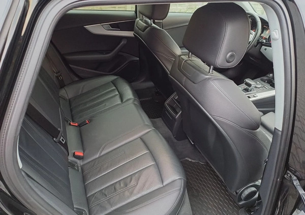 Audi A4 cena 69800 przebieg: 250000, rok produkcji 2016 z Zwoleń małe 277